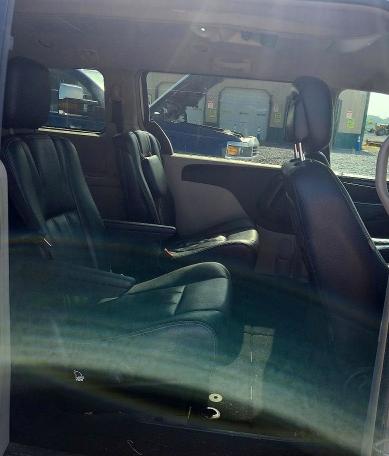 2015 Chrysler Town & Country მანქანა იყიდება აუქციონზე, vin: 2C4RC1BG5FR588894, აუქციონის ნომერი: 56755876