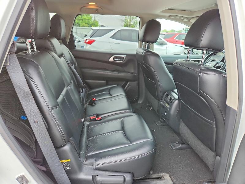56751486 :رقم المزاد ، 5N1AR2MM7FC608278 vin ، 2015 Nissan Pathfinder مزاد بيع