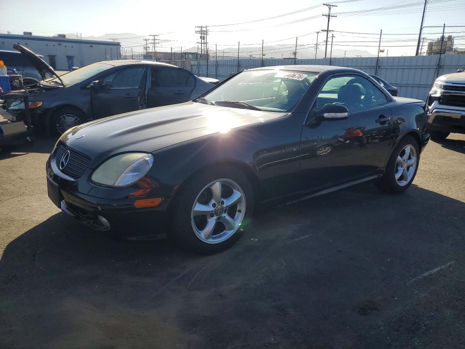61986716 :رقم المزاد ، WDBKK65F62F252434 vin ، 2002 Mercedes-benz Slk مزاد بيع