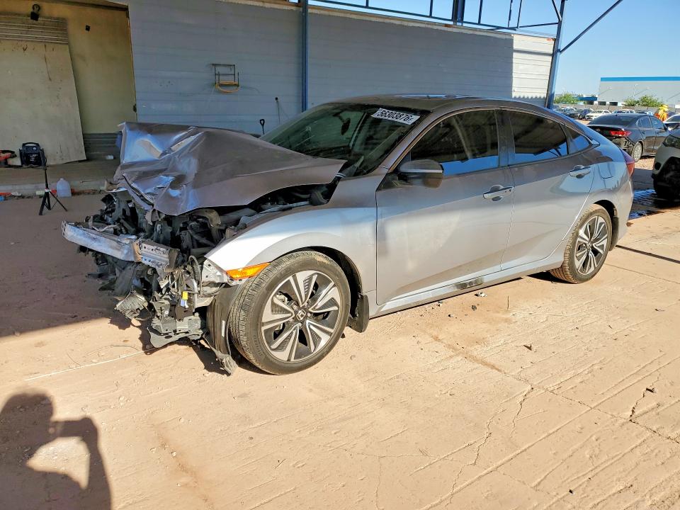 56303876 :رقم المزاد ، 19XFC1F3XHE003225 vin ، 2017 Honda Civic مزاد بيع