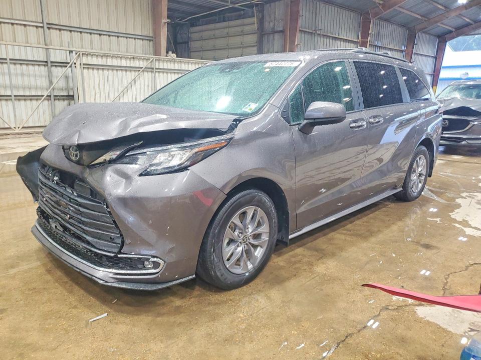 2022 Toyota Sienna მანქანა იყიდება აუქციონზე, vin: 5TDYRKEC6NS130277, აუქციონის ნომერი: 57442776