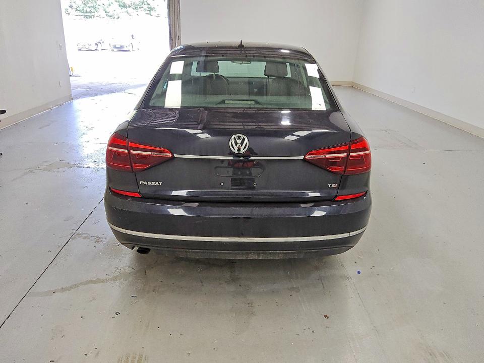 Продажа на аукционе авто 2017 Volkswagen Passat, vin: 1VWAT7A35HC007787, номер лота: 53573586