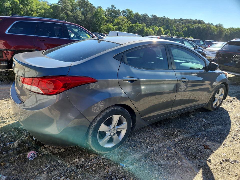 2013 Hyundai Elantra მანქანა იყიდება აუქციონზე, vin: 5NPDH4AE8DH404684, აუქციონის ნომერი: 57120776