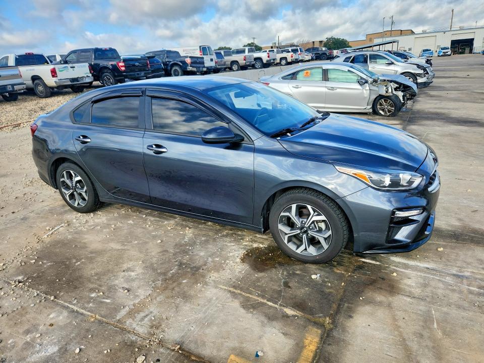 2021 Kia Forte მანქანა იყიდება აუქციონზე, vin: 3KPF24AD8ME330804, აუქციონის ნომერი: 56959396