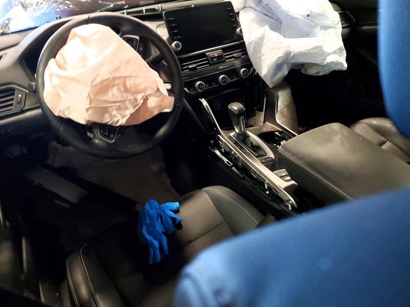 57001936 :رقم المزاد ، 1HGCV1F35JA207552 vin ، 2018 Honda Accord مزاد بيع