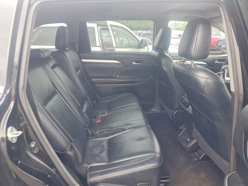 57370666 :رقم المزاد ، 5TDKZRFHXJS538705 vin ، 2018 Toyota Highlander مزاد بيع