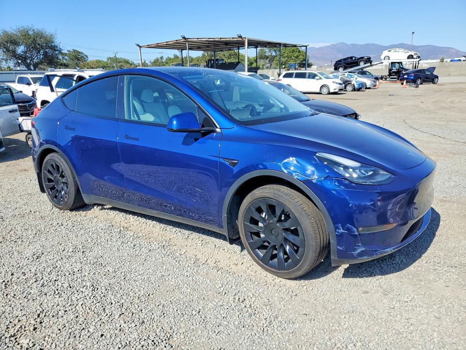 76296745 :رقم المزاد ، 7SAYGAEE2NF464959 vin ، 2022 Tesla Model Y مزاد بيع