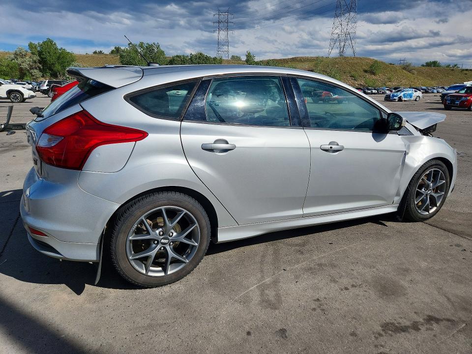 57010106 :رقم المزاد ، 1FADP3L92DL234658 vin ، 2013 Ford Focus مزاد بيع