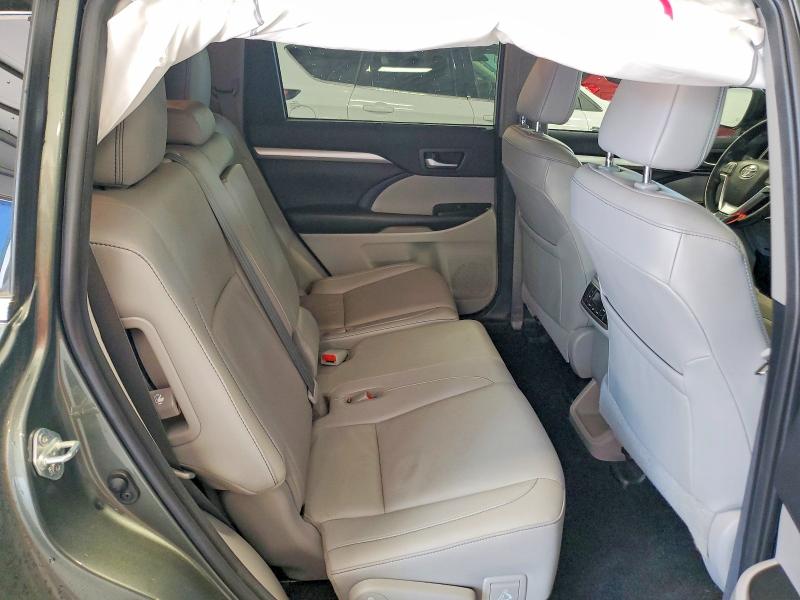 55776886 :رقم المزاد ، 5TDJZRFH4KS724656 vin ، 2019 Toyota Highlander مزاد بيع