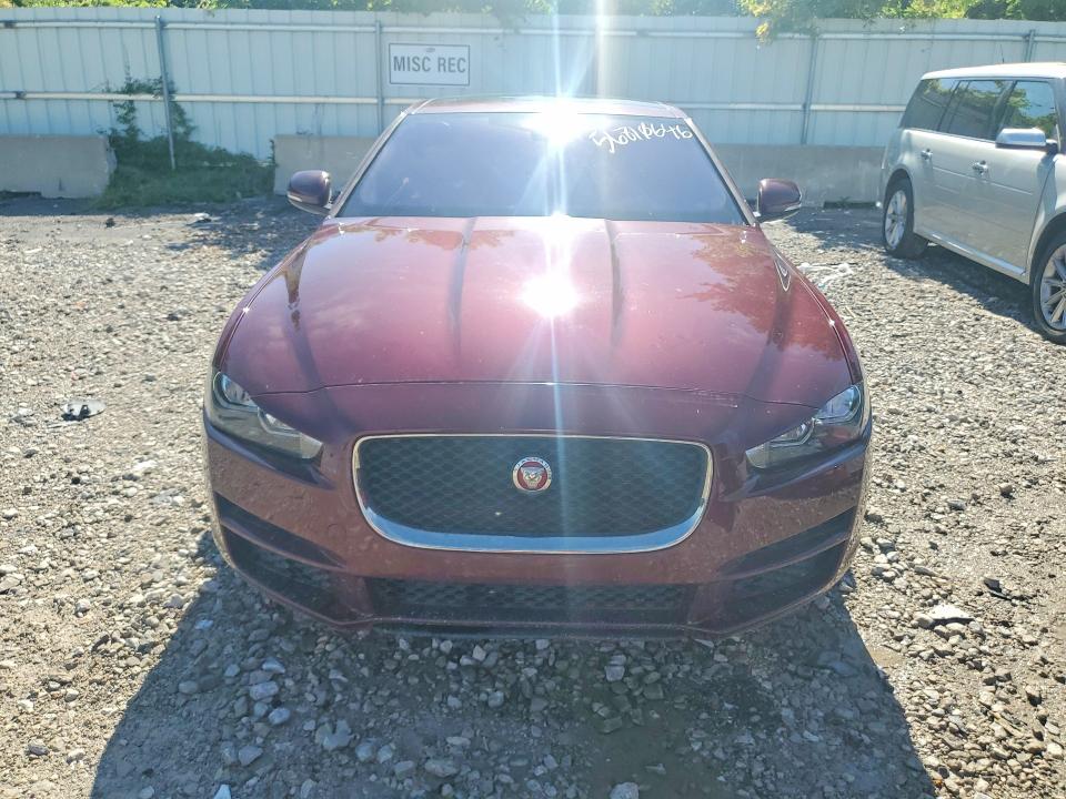 56810646 :رقم المزاد ، SAJAR4BG4HA974230 vin ، 2017 Jaguar Xe مزاد بيع