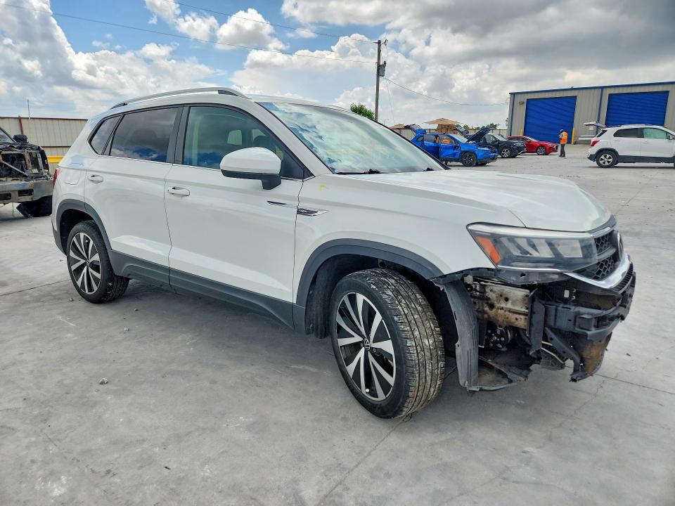 2022 Volkswagen Taos მანქანა იყიდება აუქციონზე, vin: 3VVRX7B20NM015078, აუქციონის ნომერი: 54646516