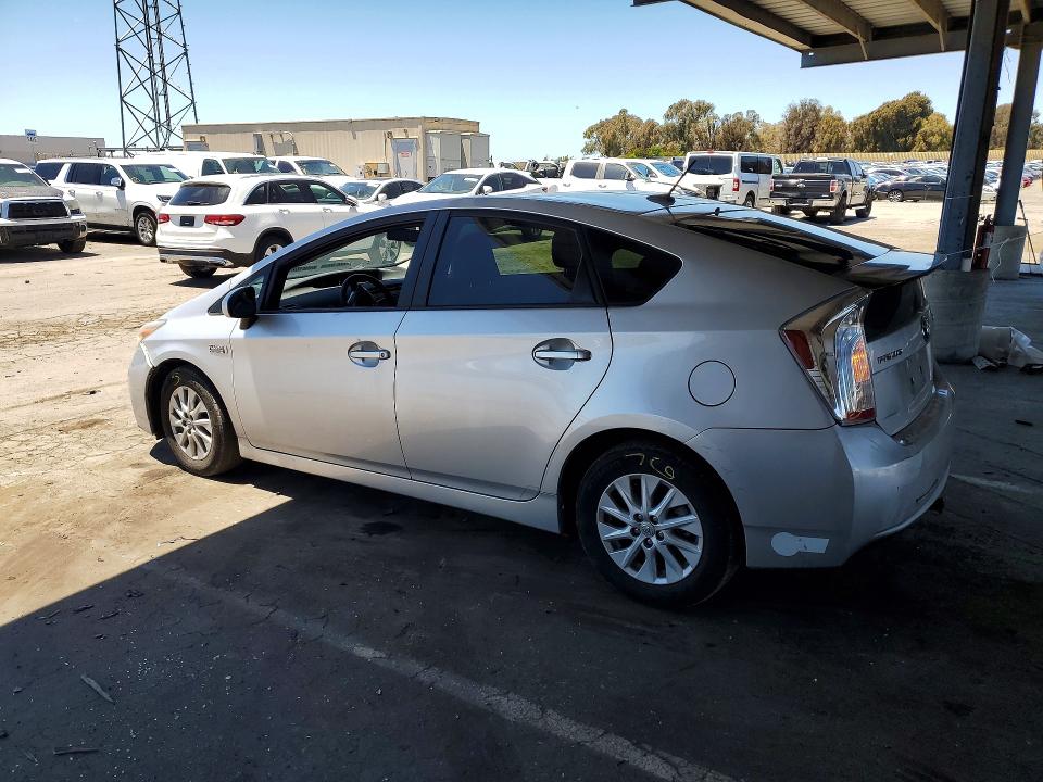 57005916 :رقم المزاد ، JTDKN3DP1D3041664 vin ، 2013 Toyota Prius Plug-in Hybrid مزاد بيع