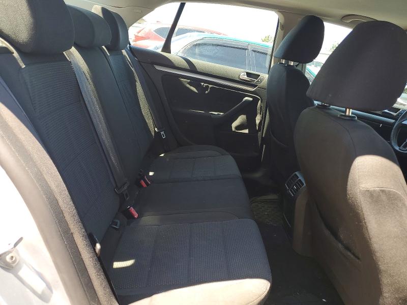 58290976 :رقم المزاد ، 3VWJZ7AJ2AM008672 vin ، 2010 Volkswagen Jetta مزاد بيع