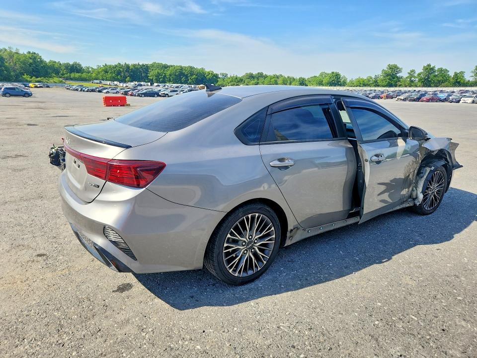 2022 Kia Forte მანქანა იყიდება აუქციონზე, vin: 3KPF54AD5NE495539, აუქციონის ნომერი: 56325876