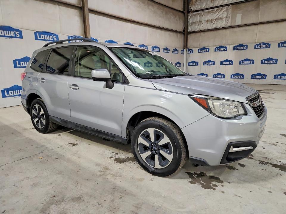 55521576 :رقم المزاد ، JF2SJAGC4JH464070 vin ، 2018 Subaru Forester مزاد بيع