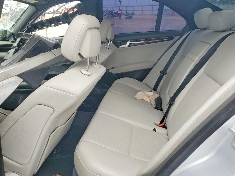56171186 :رقم المزاد ، WDDGF4HB0CR220612 vin ، 2012 Mercedes-benz C مزاد بيع