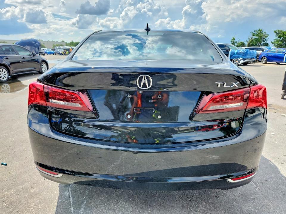 57065066 :رقم المزاد ، 19UUB1F33JA009551 vin ، 2018 Acura Tlx مزاد بيع