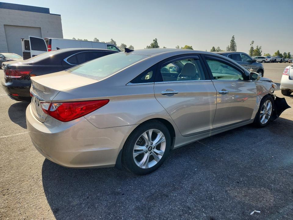 56105206 :رقم المزاد ، 5NPEC4AC1CH321601 vin ، 2012 Hyundai Sonata مزاد بيع