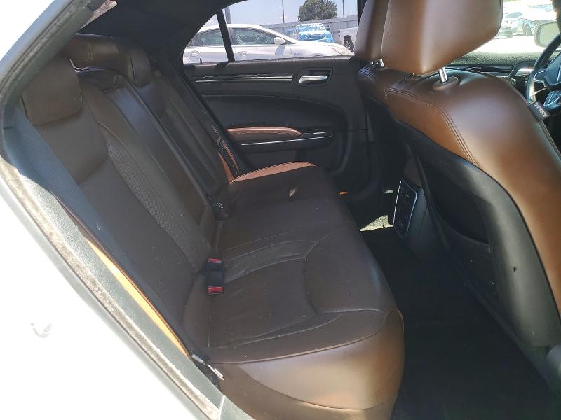 58636386 :رقم المزاد ، 2C3CCAKG2JH177235 vin ، 2018 Chrysler 300 مزاد بيع