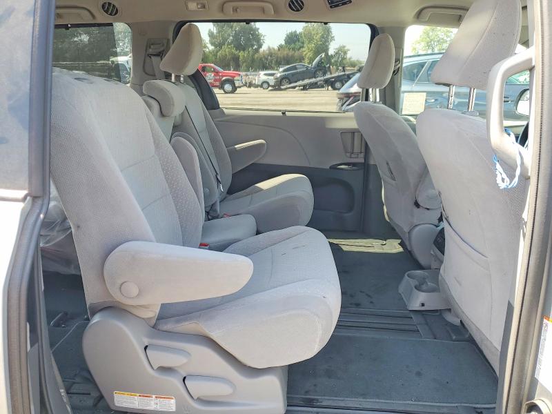 55671146 :رقم المزاد ، 5TDKZ3DC5KS993841 vin ، 2019 Toyota Sienna مزاد بيع