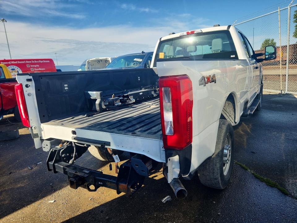 2024 Ford F350 მანქანა იყიდება აუქციონზე, vin: 1FT8X3BA9RED61121, აუქციონის ნომერი: 56181646