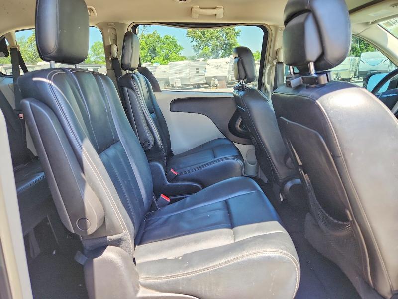 57692346 :رقم المزاد ، 2C4RC1BGXGR212774 vin ، 2016 Chrysler Town & Country مزاد بيع