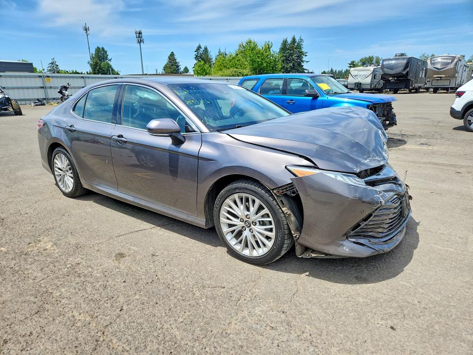 Продаж на аукціоні авто 2018 Toyota Camry, vin: 4T1B11HK5JU120299, номер лоту: 58620986