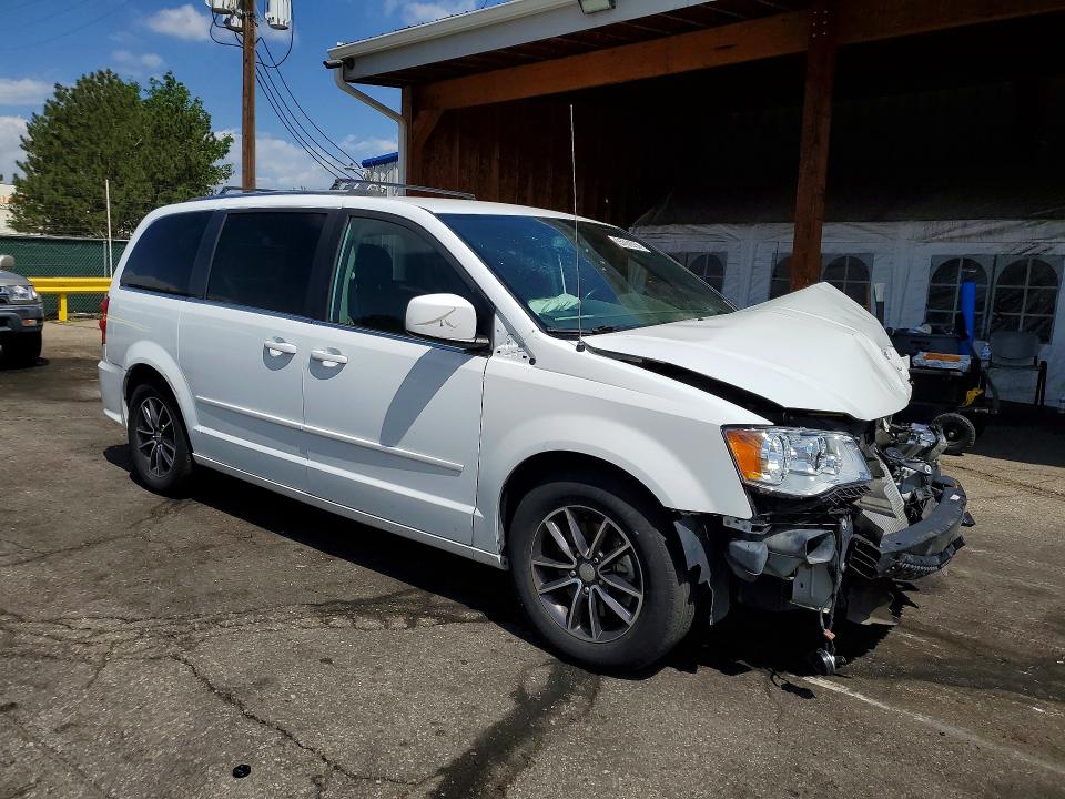 55769756 :رقم المزاد ، 2C4RDGCG7HR806853 vin ، 2017 Dodge Grand Caravan مزاد بيع