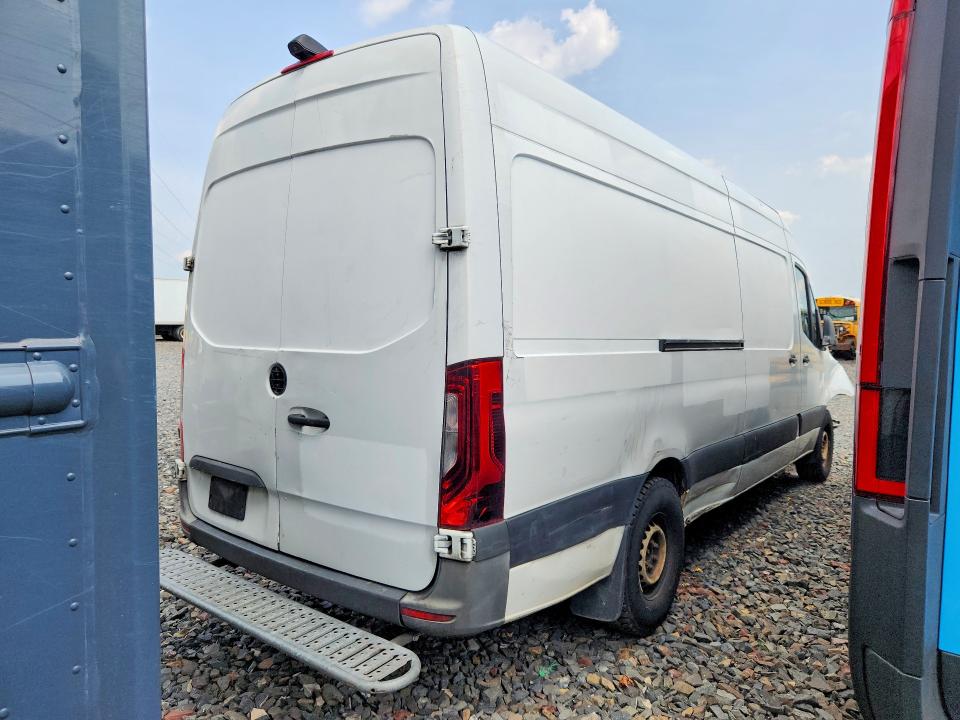 54194796 :رقم المزاد ، WD3PF1CD0KP069096 vin ، 2019 Mercedes Benz Sprinter مزاد بيع