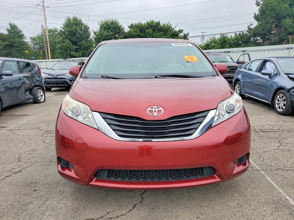 Aukcja sprzedaży 2011 Toyota Sienna, vin: 5TDKK3DC3BS107696, numer aukcji: 56424246