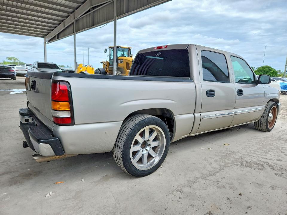 55720386 :رقم المزاد ، 2GTEC13TX51397513 vin ، 2005 Gmc New Sierra مزاد بيع