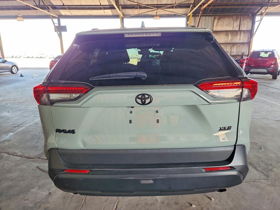 56710136 :رقم المزاد ، 2T3W1RFV8MW177220 vin ، 2021 Toyota Rav4 مزاد بيع