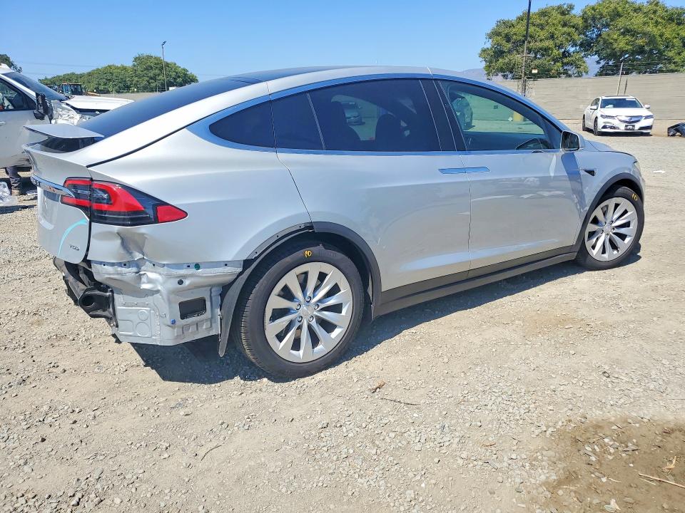 Продаж на аукціоні авто 2017 Tesla Model X, vin: 5YJXCDE22HF072547, номер лоту: 57360196