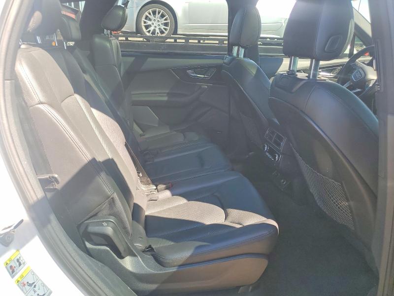 55952016 :رقم المزاد ، WA1VAAF72HD004997 vin ، 2017 Audi Q7 مزاد بيع