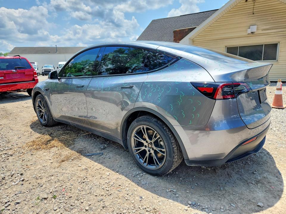2024 Tesla Model Y მანქანა იყიდება აუქციონზე, vin: 7SAYGAEE7RF209701, აუქციონის ნომერი: 57852046