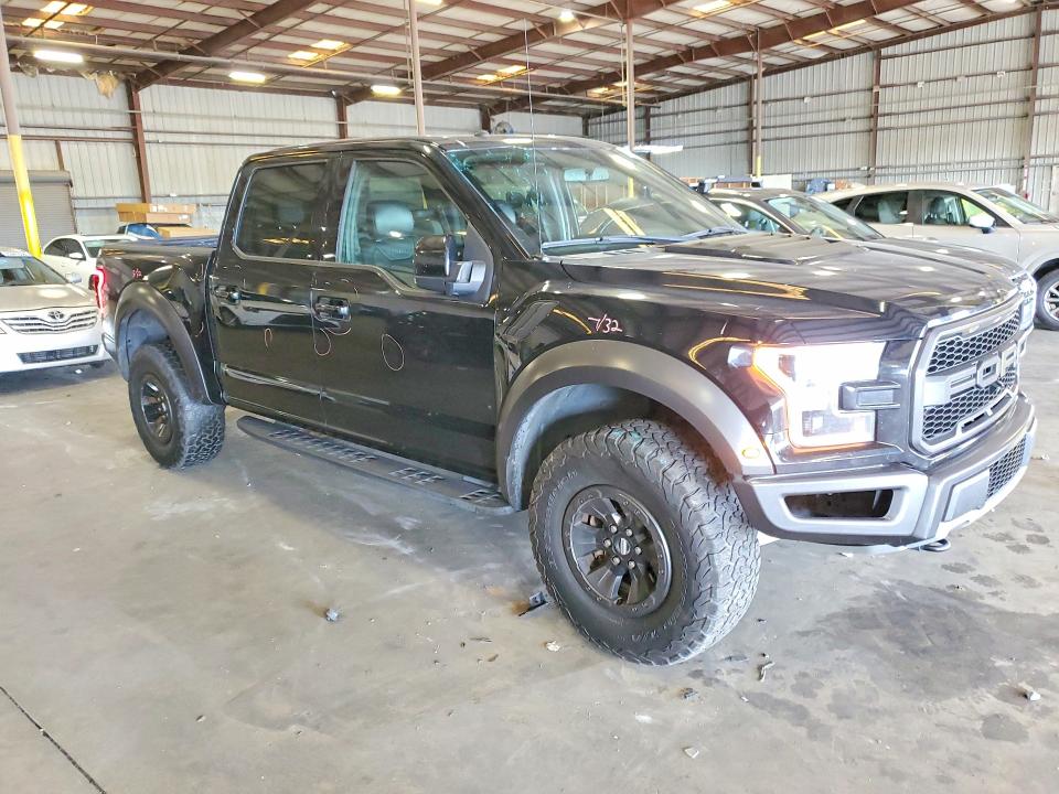 55372816 :رقم المزاد ، 1FTFW1RG9JFB81015 vin ، 2018 Ford F150 مزاد بيع