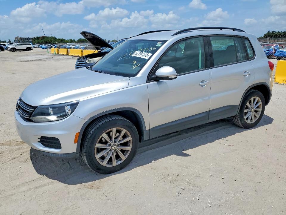 Auction sale of the 2017 Volkswagen Tiguan, vin: WVGAV7AX0HK045025, lot number: 57194556