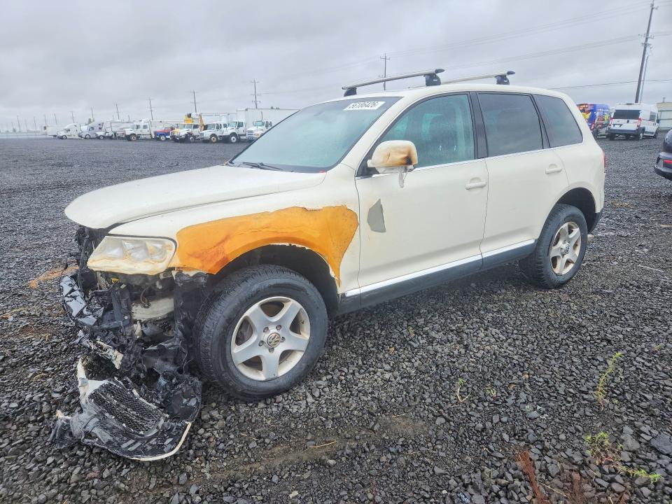 2004 Volkswagen Touareg მანქანა იყიდება აუქციონზე, vin: WVGBC67L24D016813, აუქციონის ნომერი: 56186426