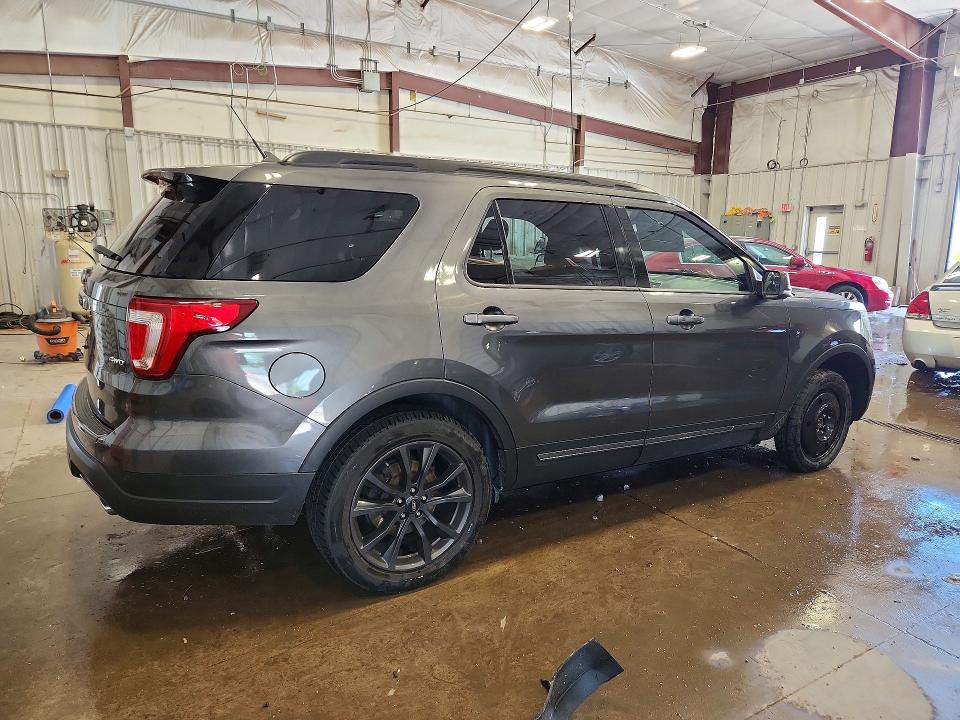 55721946 :رقم المزاد ، 1FM5K8D80JGC39762 vin ، 2018 Ford Explorer مزاد بيع