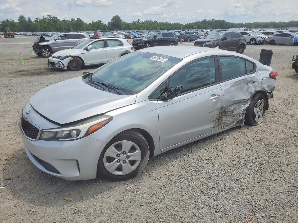 2017 Kia Forte მანქანა იყიდება აუქციონზე, vin: 3KPFK4A76HE090667, აუქციონის ნომერი: 58708976