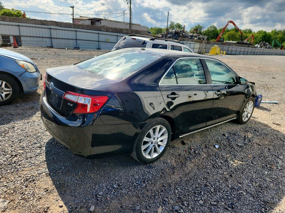 2014 Toyota Camry მანქანა იყიდება აუქციონზე, vin: 4T4BF1FK1ER403914, აუქციონის ნომერი: 55779706