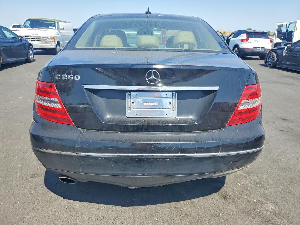 Продаж на аукціоні авто 2014 Mercedes-benz C, vin: WDDGF4HB4EG158968, номер лоту: 58090086