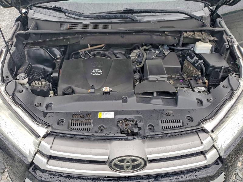 Продажа на аукционе авто 2019 Toyota Highlander, vin: 5TDKZRFH8KS573194, номер лота: 59219356
