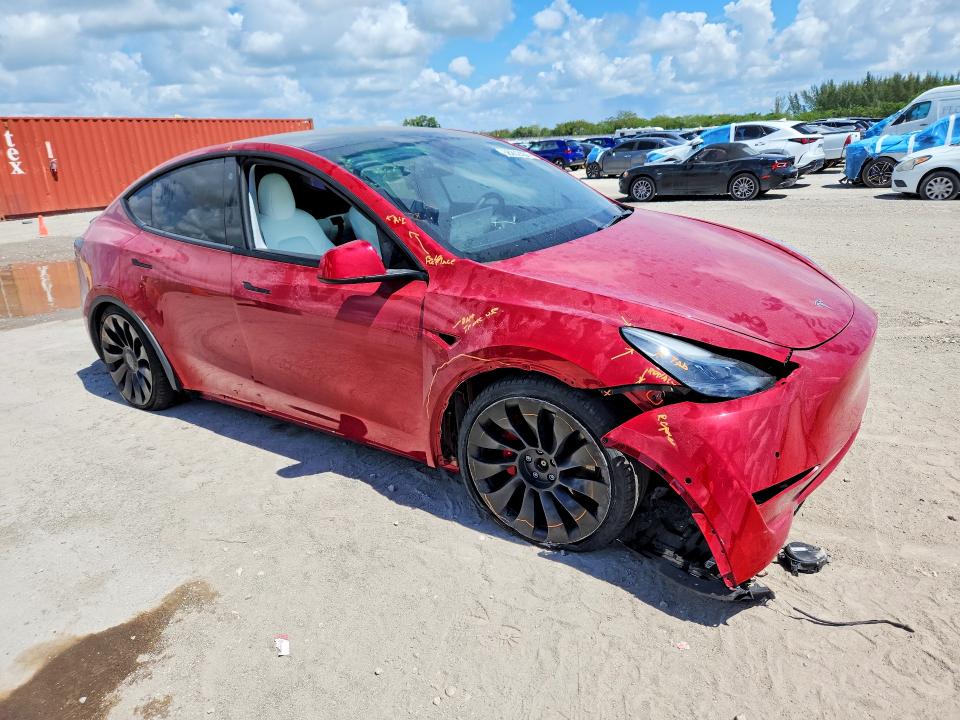 58202436 :رقم المزاد ، 7SAYGDEF8NF381160 vin ، 2022 Tesla Model Y مزاد بيع
