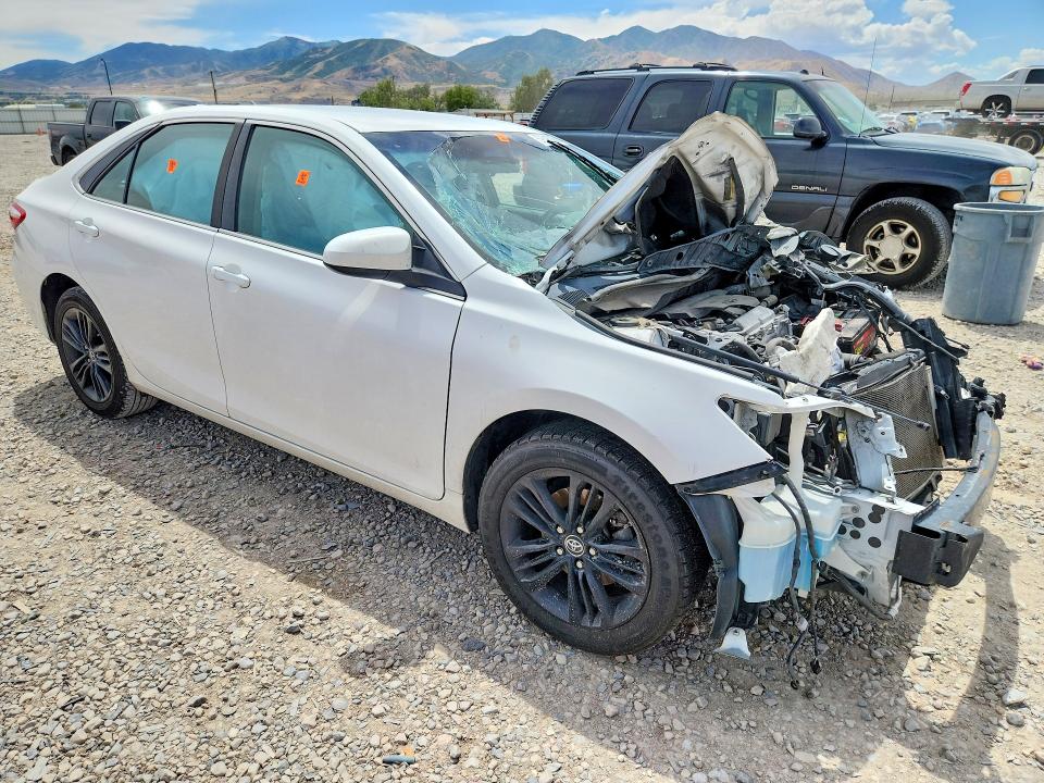 59345726 :رقم المزاد ، 4T1BF1FK9FU897340 vin ، 2015 Toyota Camry مزاد بيع