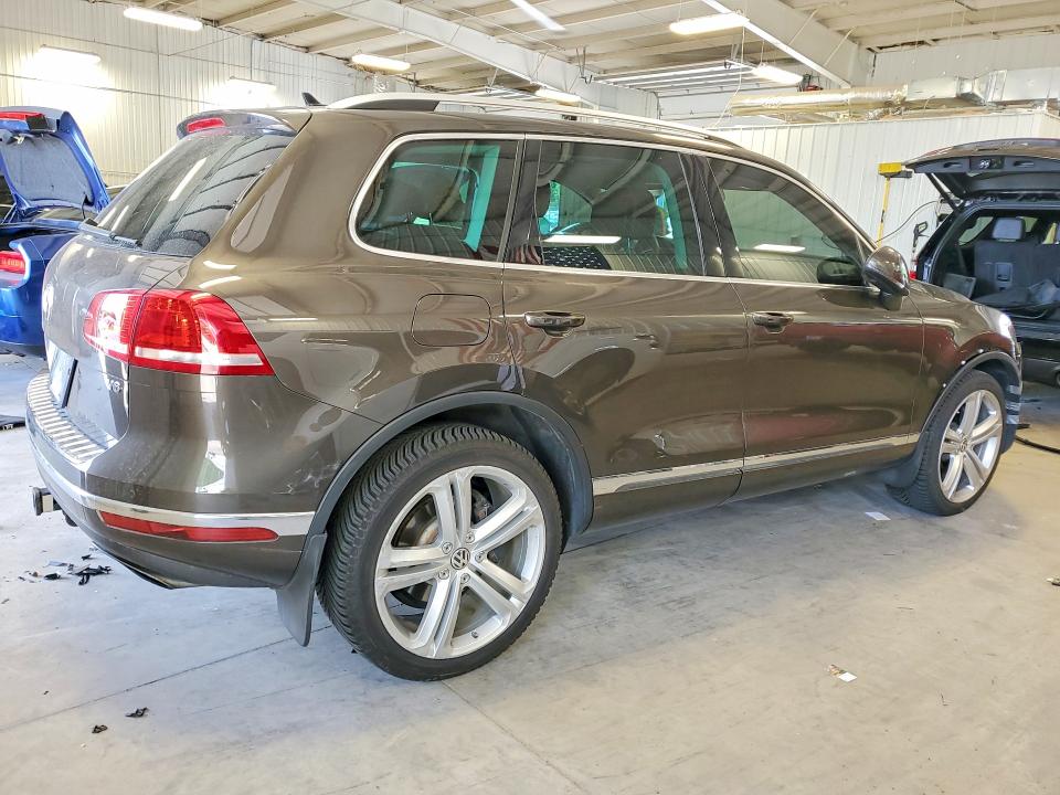Продажа на аукционе авто 2017 Volkswagen Touareg, vin: WVGGF7BP4HD002687, номер лота: 57149616