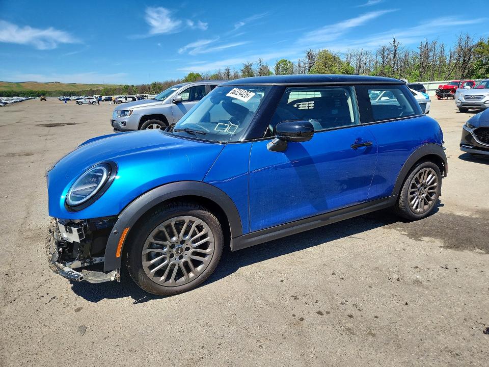 Auction sale of the 2025 Mini Cooper, vin: WMW23GD01S2W68400, lot number: 56324426