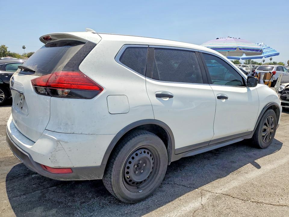 56536276 :رقم المزاد ، KNMAT2MT3HP511152 vin ، 2017 Nissan Rogue مزاد بيع