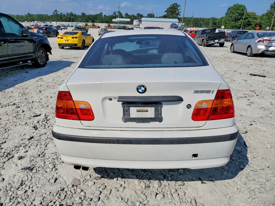 85611465 :رقم المزاد ، WBAET37492NG72717 vin ، 2002 Bmw 325 مزاد بيع