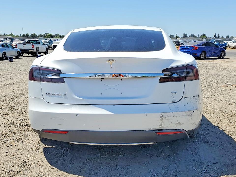 58409456 :رقم المزاد ، 5YJSA1E13FF114100 vin ، 2015 Tesla Model S مزاد بيع